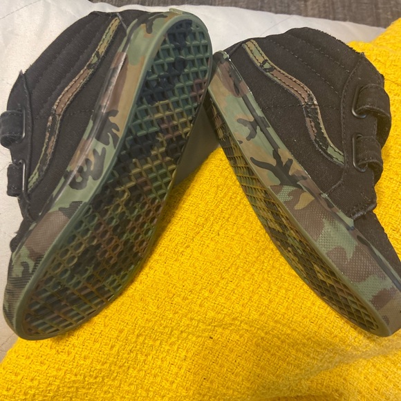 Black Camouflage Vans Sneakers - Picture 2 of 3